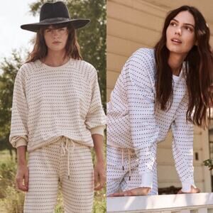 The Great. The Swiss Dot Bubble Sweater US 2 Taylor Swift Fall Cozy Warm